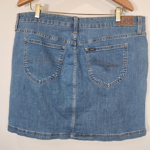 Lee Denim Skort with Classic Blue Hue - Picture 4 of 7